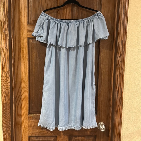 BeachLunchLounge Tova Ruffle Off the Shoulder dress - Picture 1 of 6